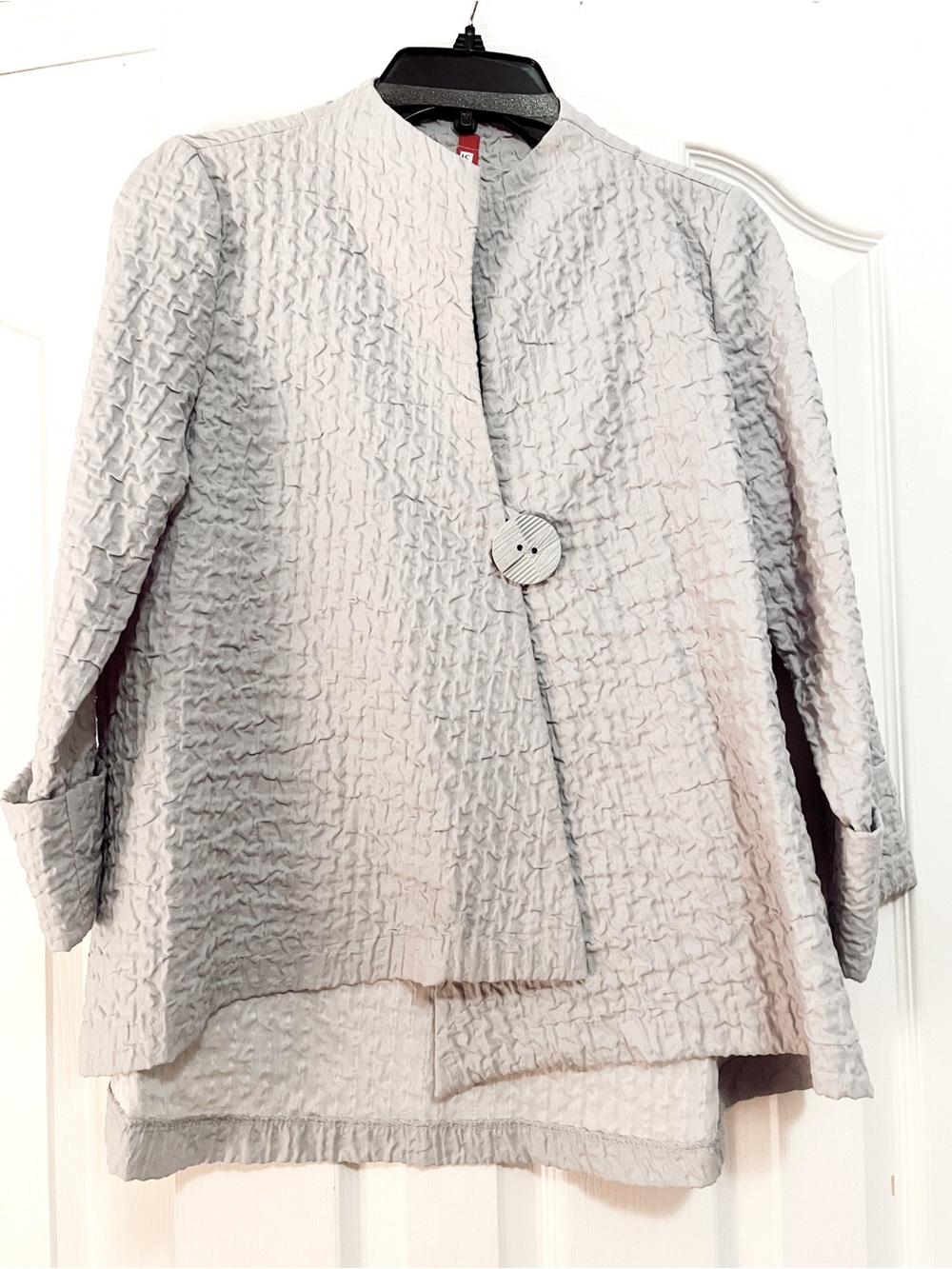 IC Collection Light Gray Textured Button-Front Women's Jacket